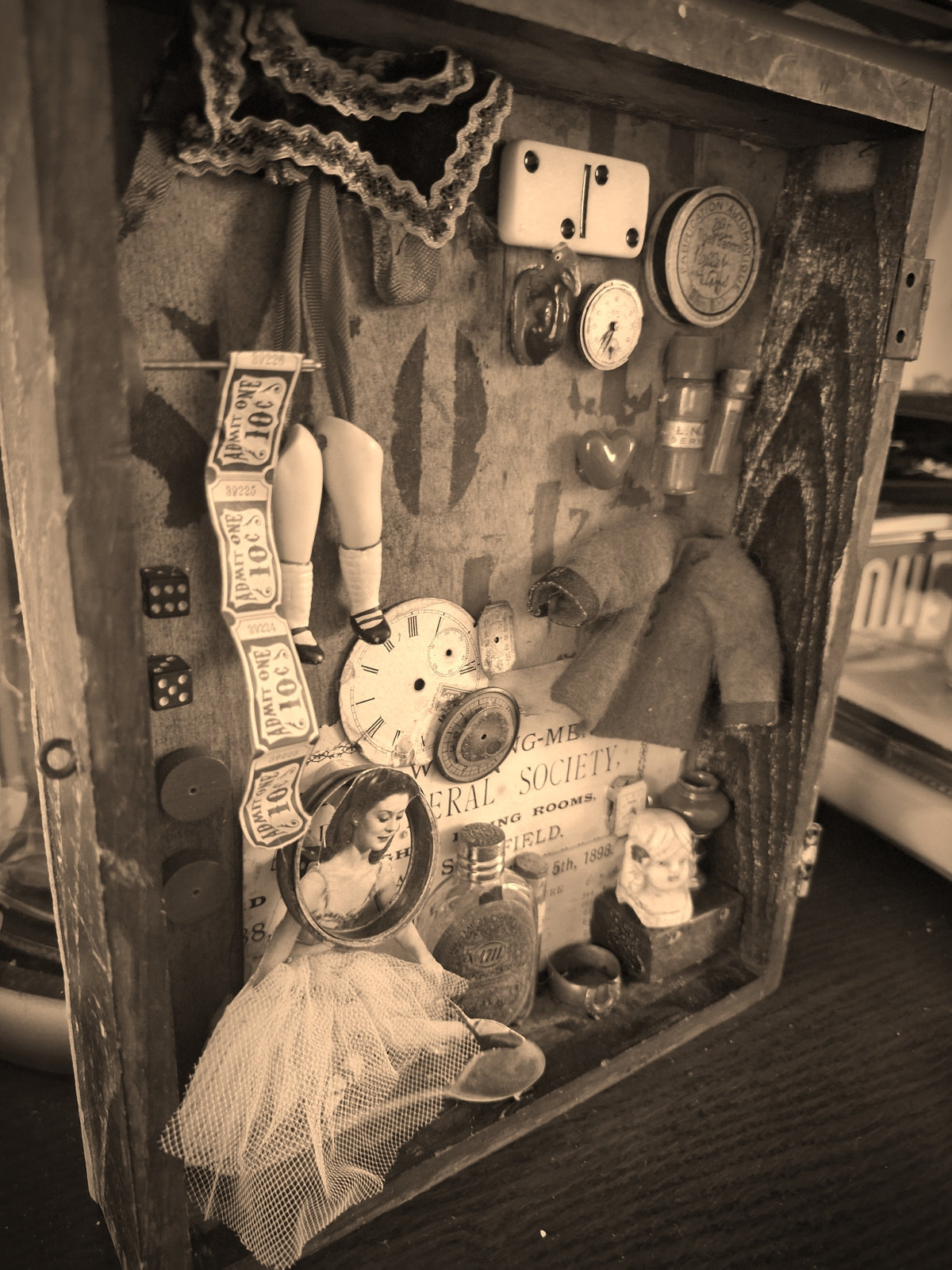 The last curtain call (exhibition(